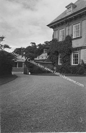 BEAULIEU  ENTRANCE TO COURTYARD